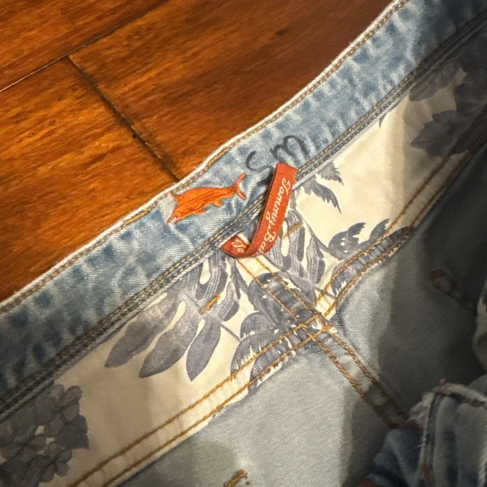 Tommy Bahama product pair